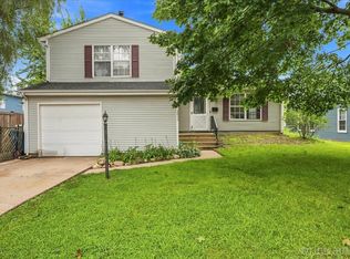 1845 Birch Ln, Aurora, IL 60506