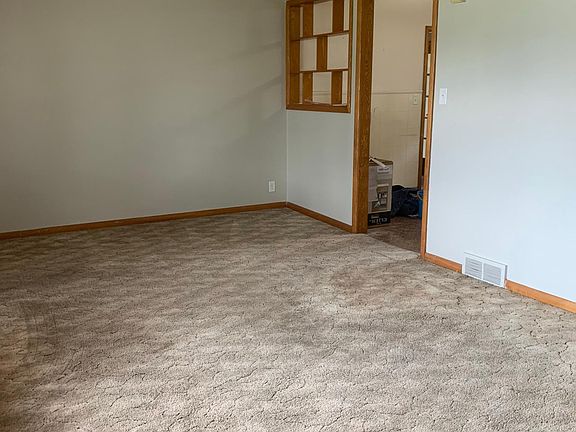 4th image of 803 E Minneapolis Ave