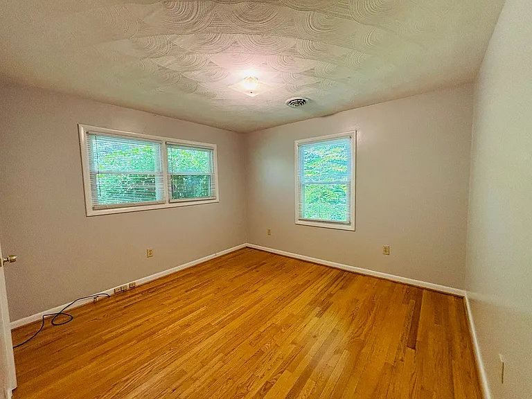1105 Robin Rd — Photo 13