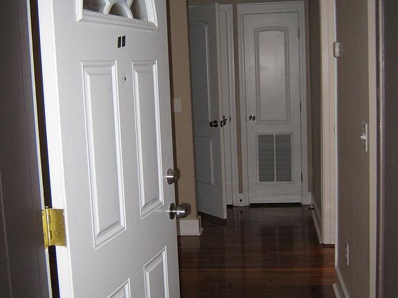 2nd image of 3121 Louisiana Ave #1BDR-1