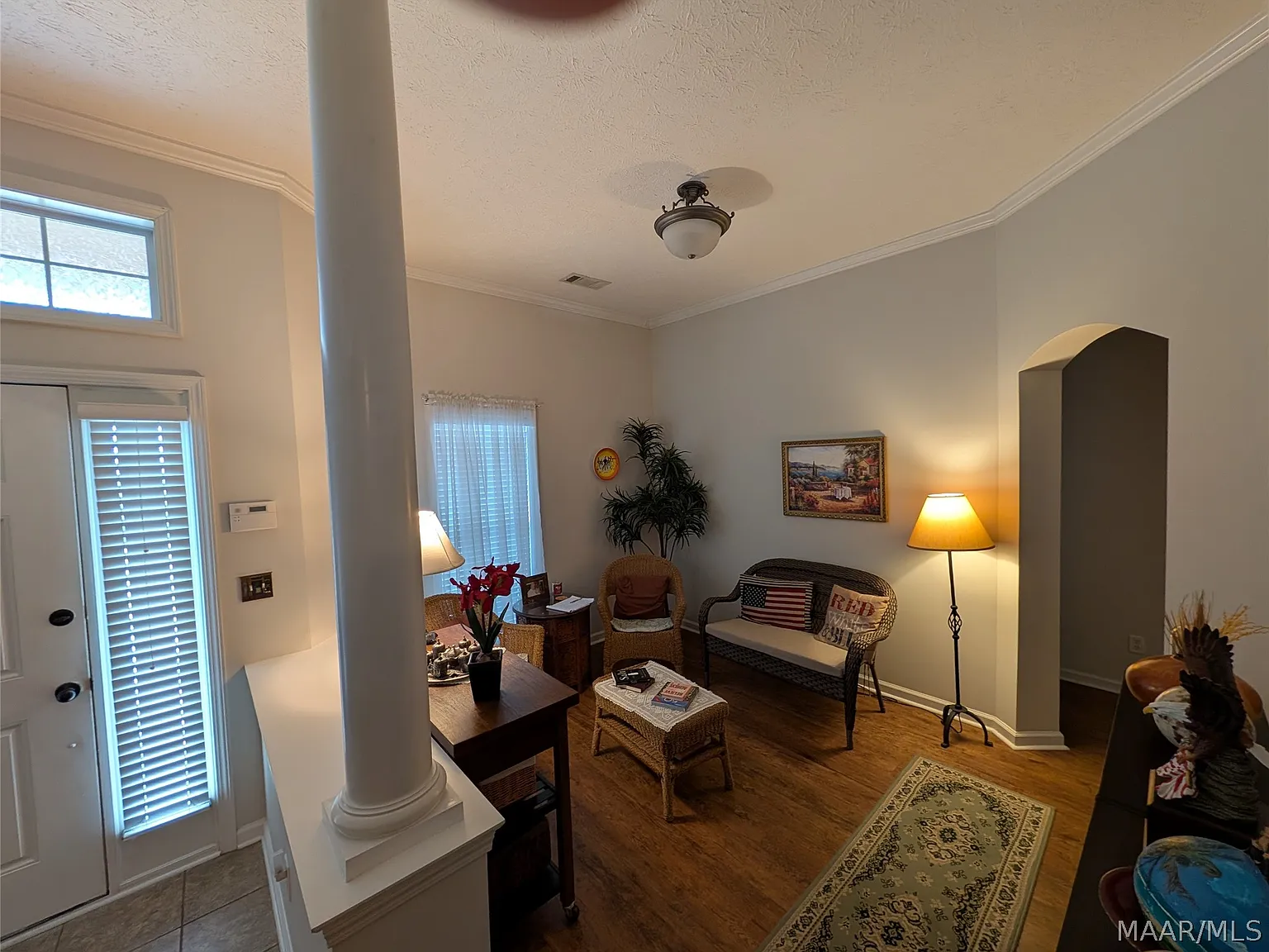 4 bed, 2.0 bath, 2203 sqft, $2,200 — Photo 4