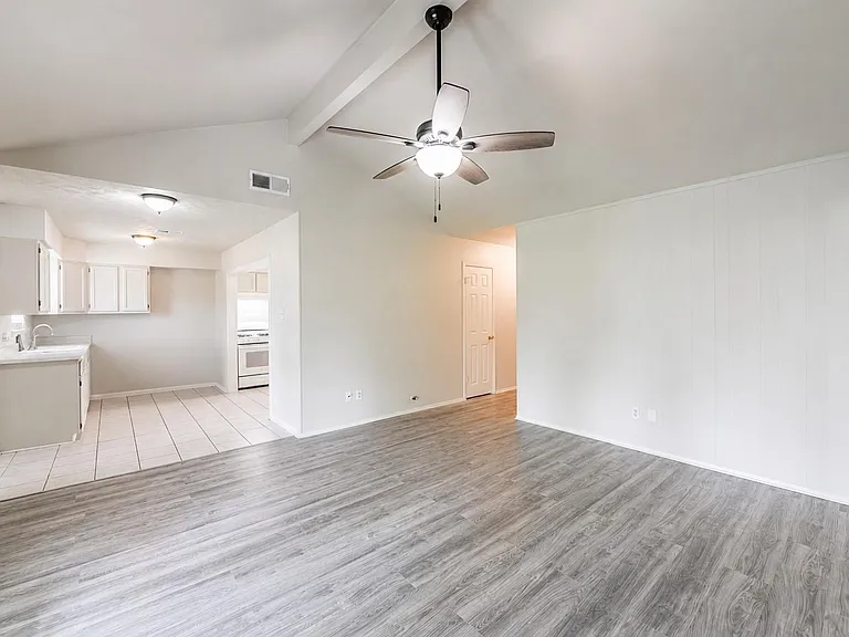 5514 Vickita Dr — Photo 9