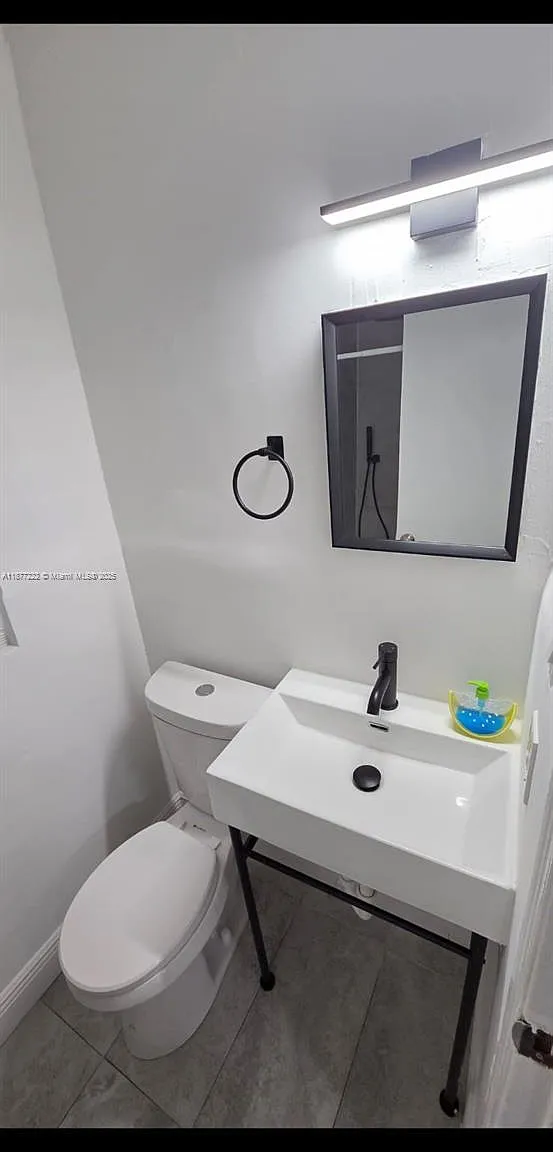 Dania Manor Corr Plat — Photo 1