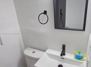 855 NW 3rd Ter APT 4, Dania, FL 33004