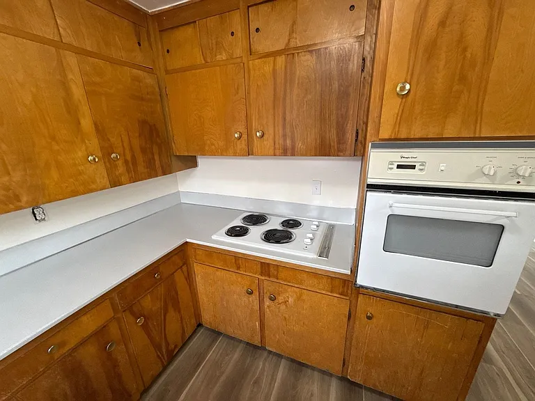 1835 Beach Ave NE #8 — Photo 8
