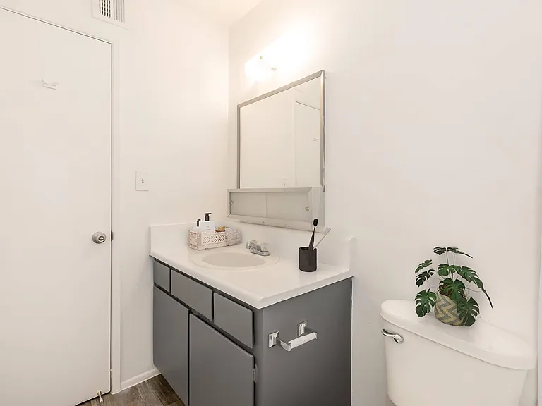 5726 N Black Canyon Hwy — Photo 21