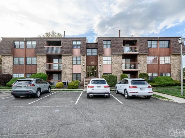 160 Overlook Ct #1601, Woodbridge, NJ 07095