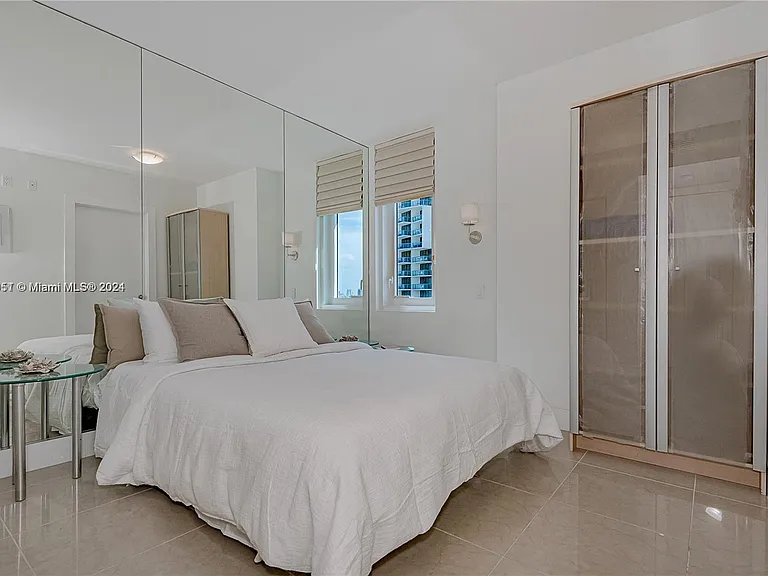 2301 Collins Ave #938 — Photo 11