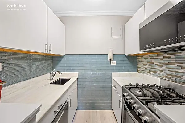 Sold by Sotheby's International Realty | media 5