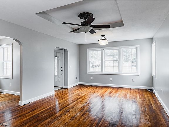 5th image of 4399 Packard St