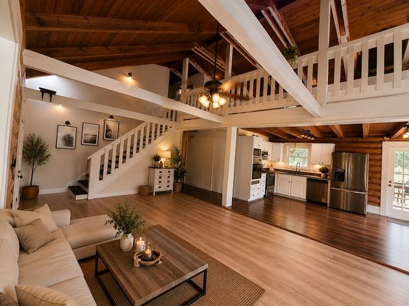 1208 Darcy Rd