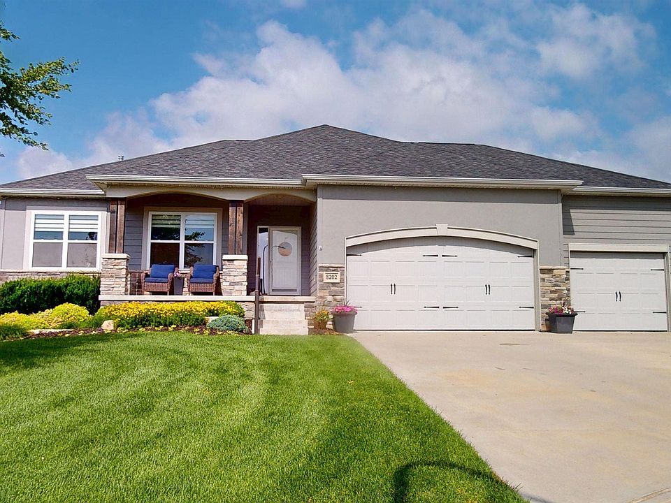 1st image of 8202 N 167th Ave