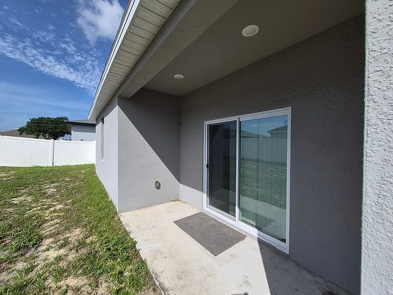 642 Desmoines Ct — Photo 15