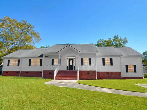 1004 Magnolia Ln, Moncks Corner, SC 29461