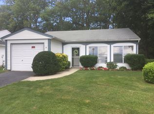 185 Canterbury Dr, Ridge, NY 11961