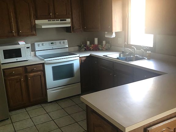 2nd image of 311 Pinnacle Ln