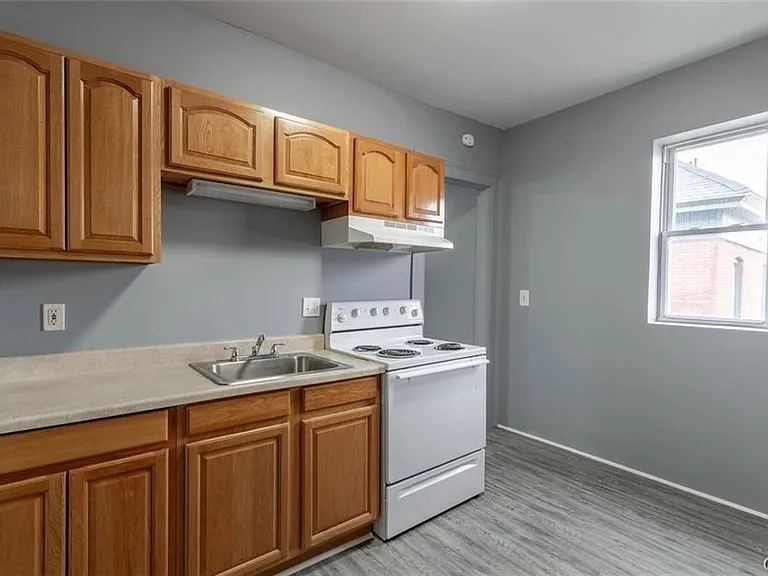 156 Sterling St — Photo 5