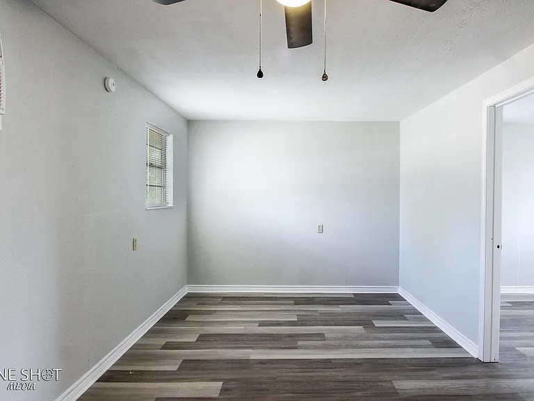 4735 Potomac Ave — Photo 5