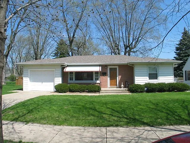 128 Dwight Ave photo 1