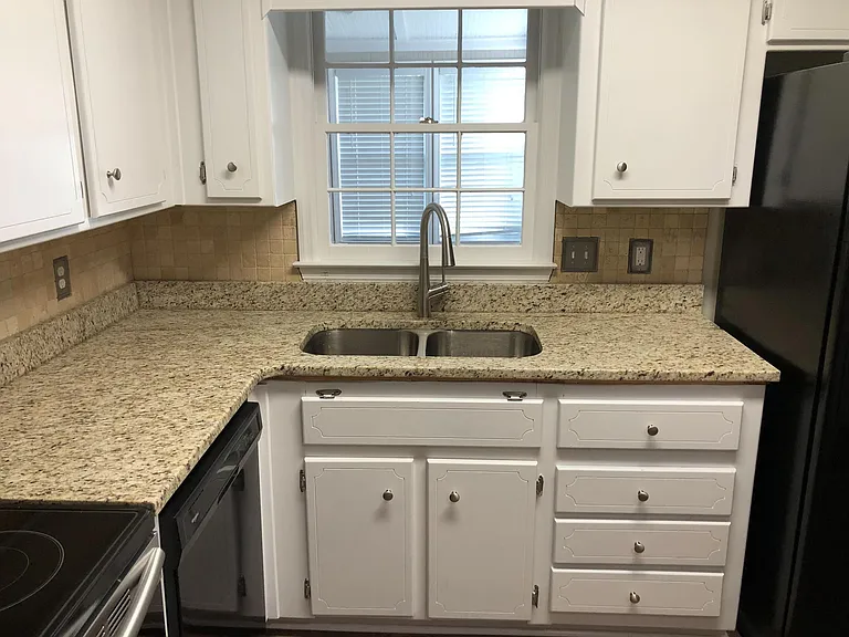 4063 Stephanie Ct NW — Photo 2