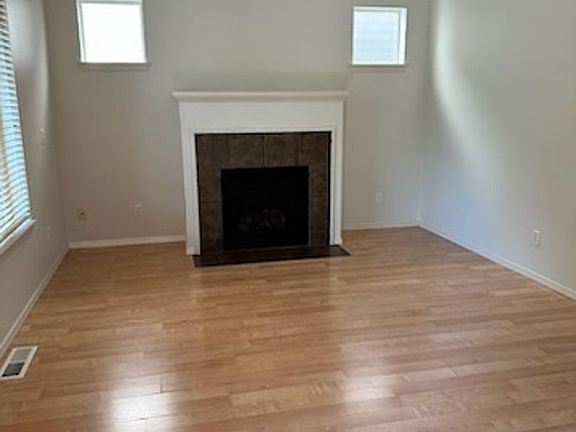 3rd image of 1185 SE Westerland St
