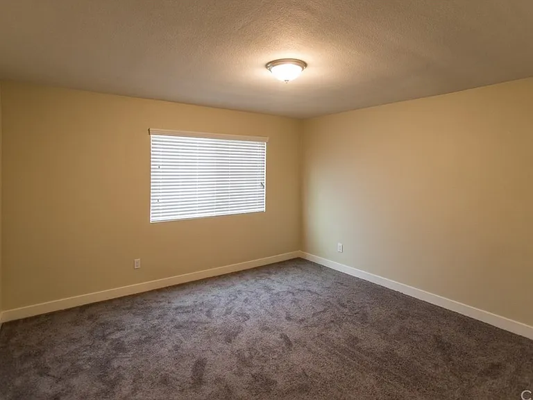 152 E Shady Grove Dr — Photo 16