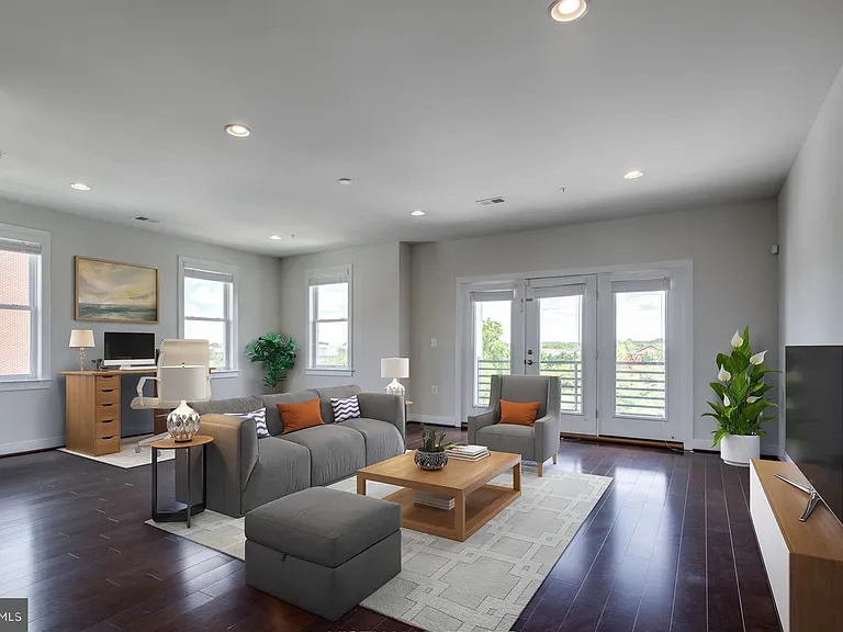 737 Diamond Ave #102 — Photo 5
