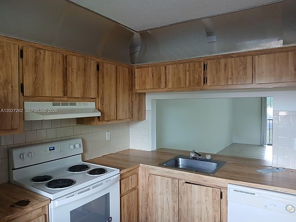 3rd image of 9141 NW 1st Ct #204