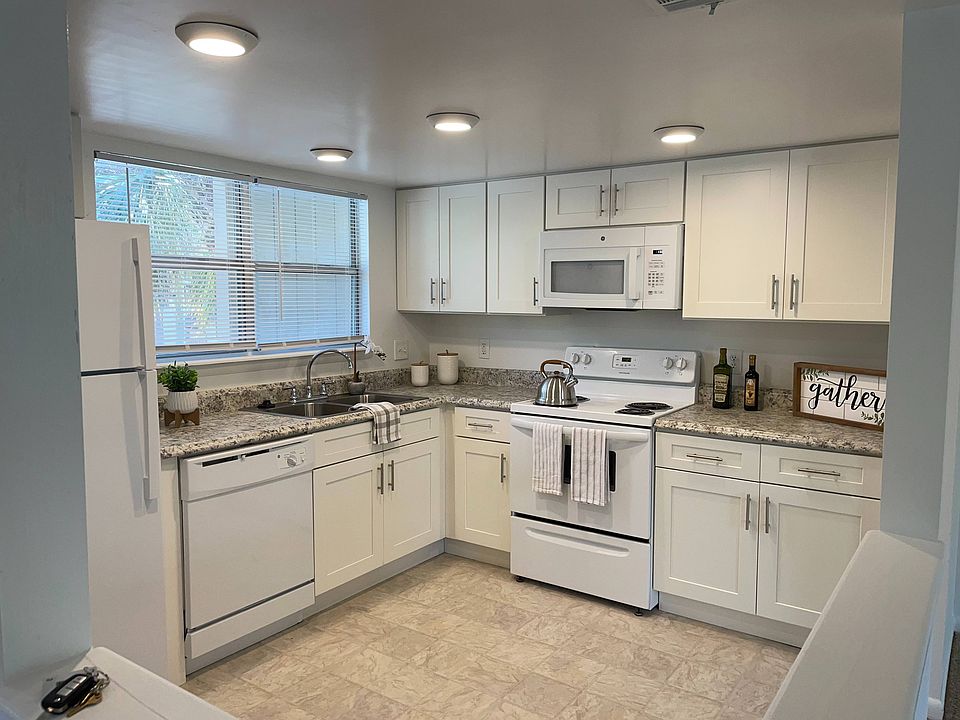 White Shaker Remodeled Kitchen