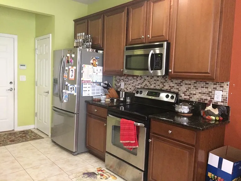 4240 Clybourne Ln — Photo 7