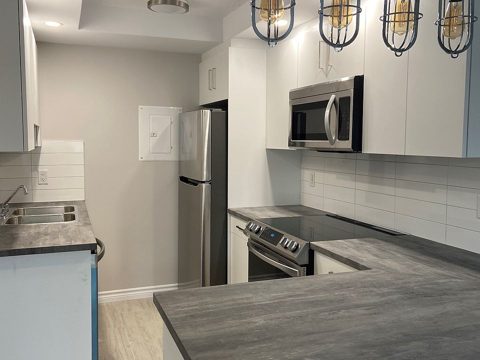 1st image of 7 Rufus Ave #13