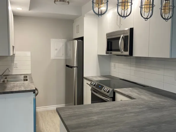 7 Rufus Ave #13, Halifax, NS B3N 2L4
