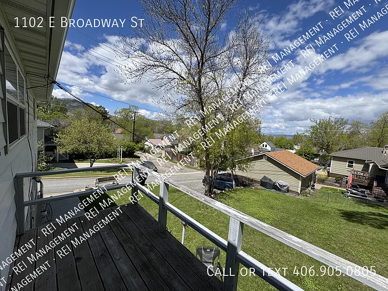1102 E Broadway St — Photo 15