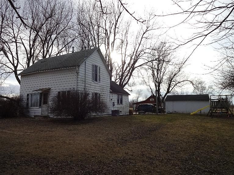 2nd image of 504 Eisenhower Rd