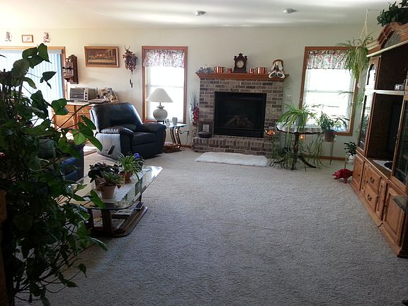 3rd image of 315 Autumn Ln
