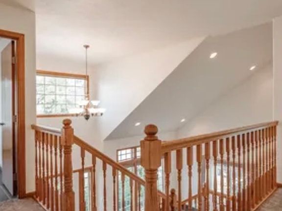 4th image of 784 SE Muir Ln