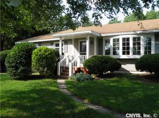 33 McIntosh St, Liverpool, NY 13090