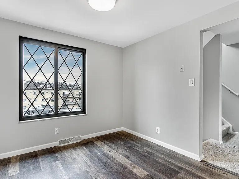1729 Patrick Pl — Photo 3