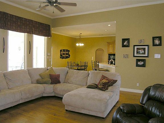 5th image of 1009 Yukon Dr
