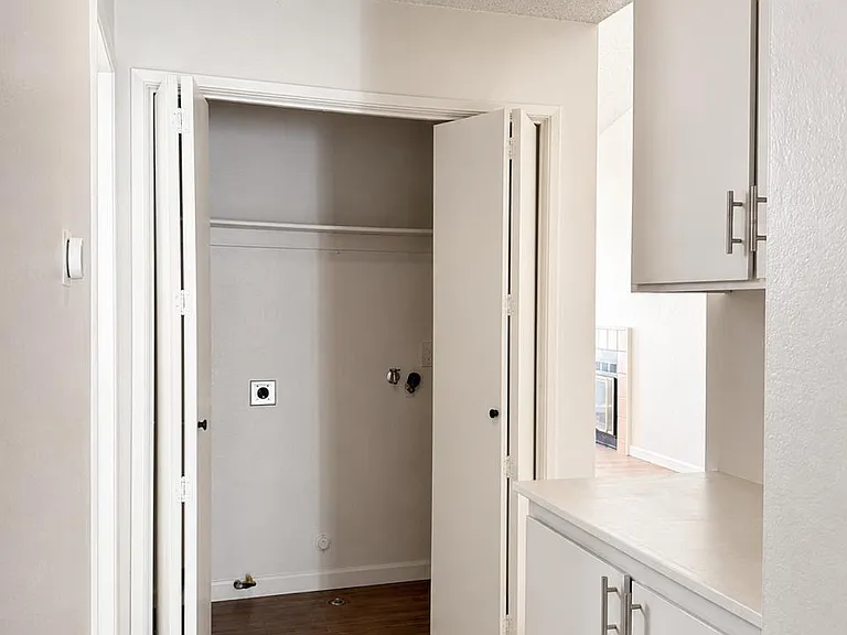 1808 E Four Creeks Ct — Photo 11