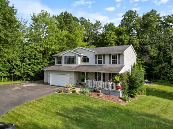 2311 W Woodland Hills Dr S, Warsaw, IN 46580