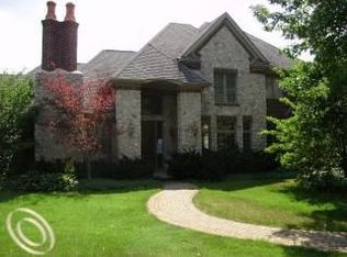 9351 Lakebluff Dr, Clarkston, MI