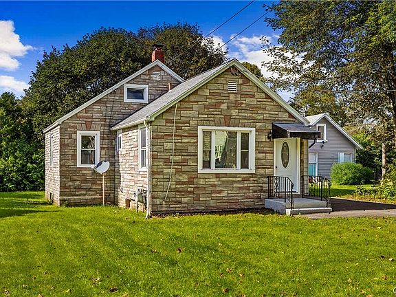 2nd image of 413 Buchanan Rd