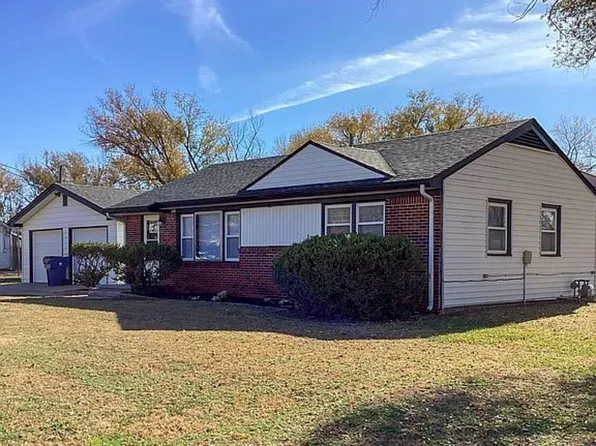 507 W 2nd St, Pettus, TX 78146