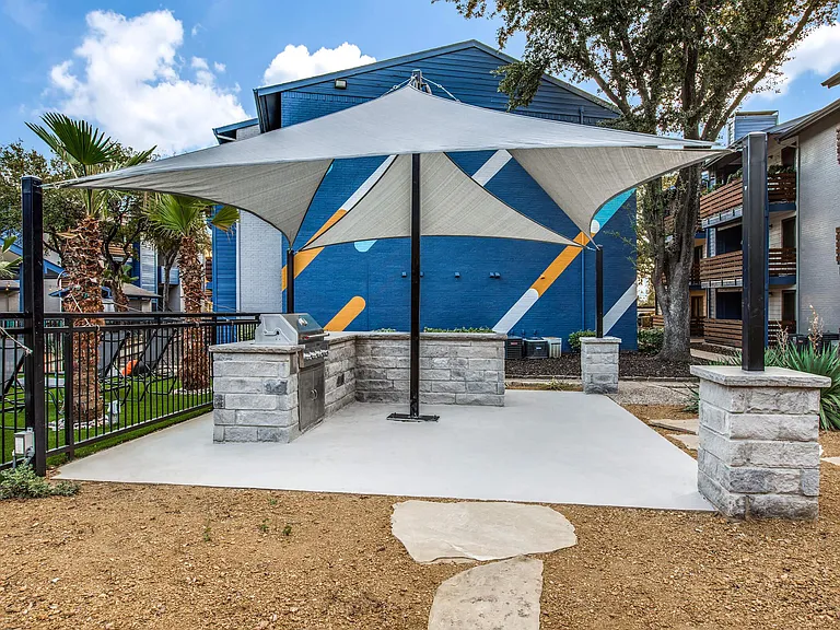 The Waverly Apartments — Photo 25