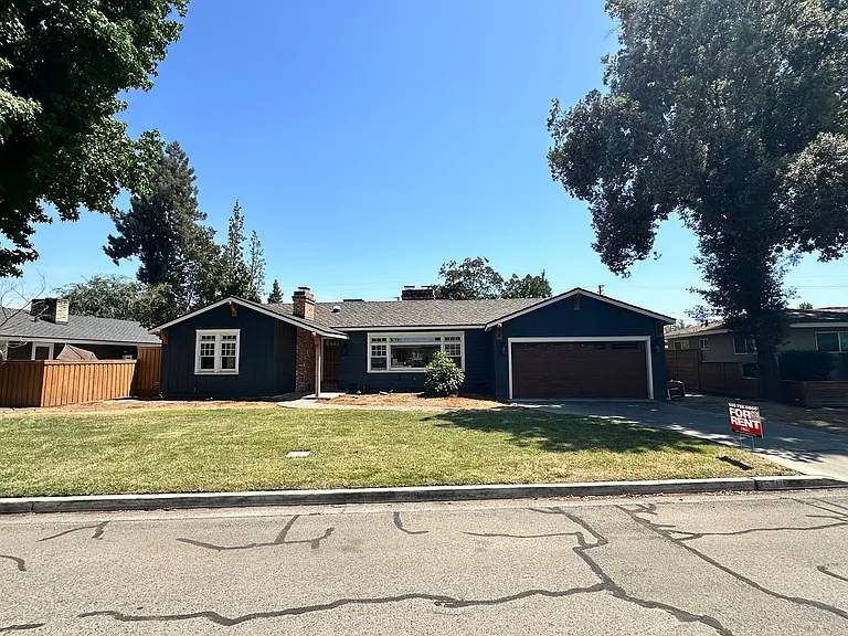 1531 W Laurel Ave — Photo 2