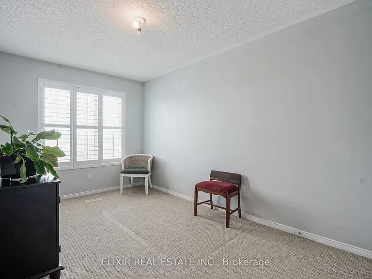 32 Florette Pl — Photo 12