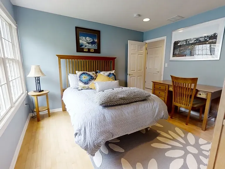 711 Binghampton Ln — Photo 2