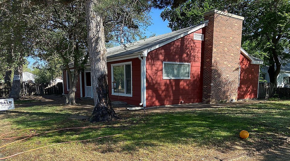 1st image of 402 Pony St