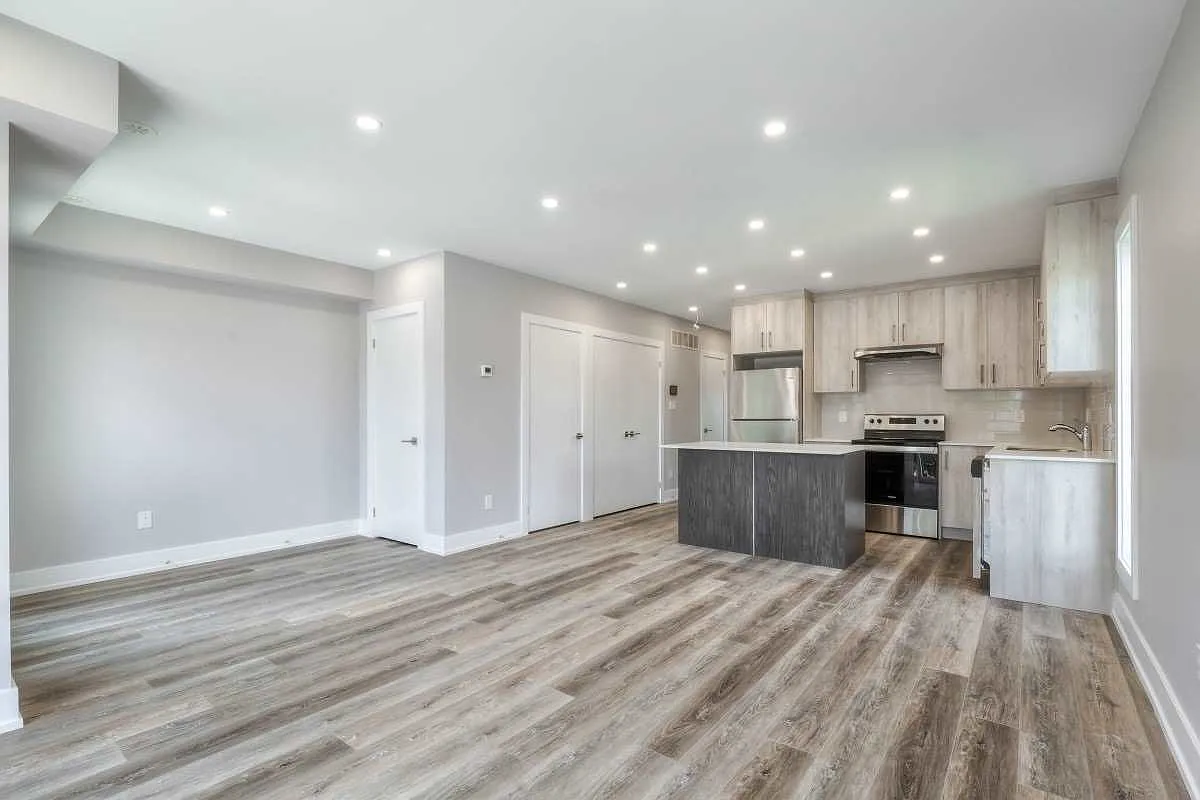 53 Rockcliffe Blvd - 3 — Photo 2